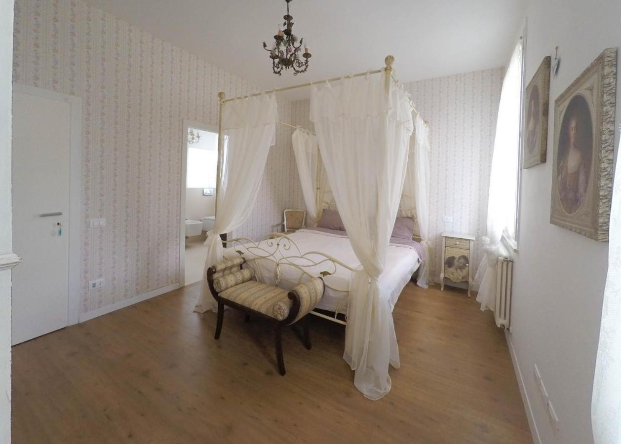 Il Bianconiglio R&B Bed & Breakfast Carraie Ngoại thất bức ảnh